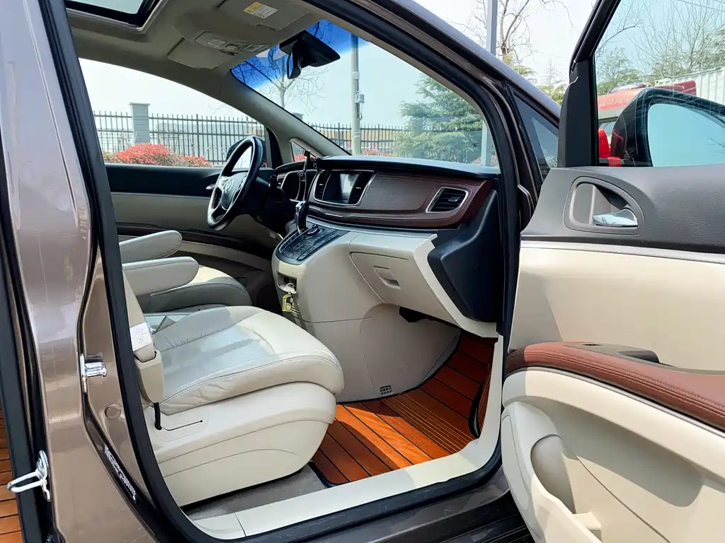 Buick GL8 2017 25S luxury model National V купить на сайте DeffCars