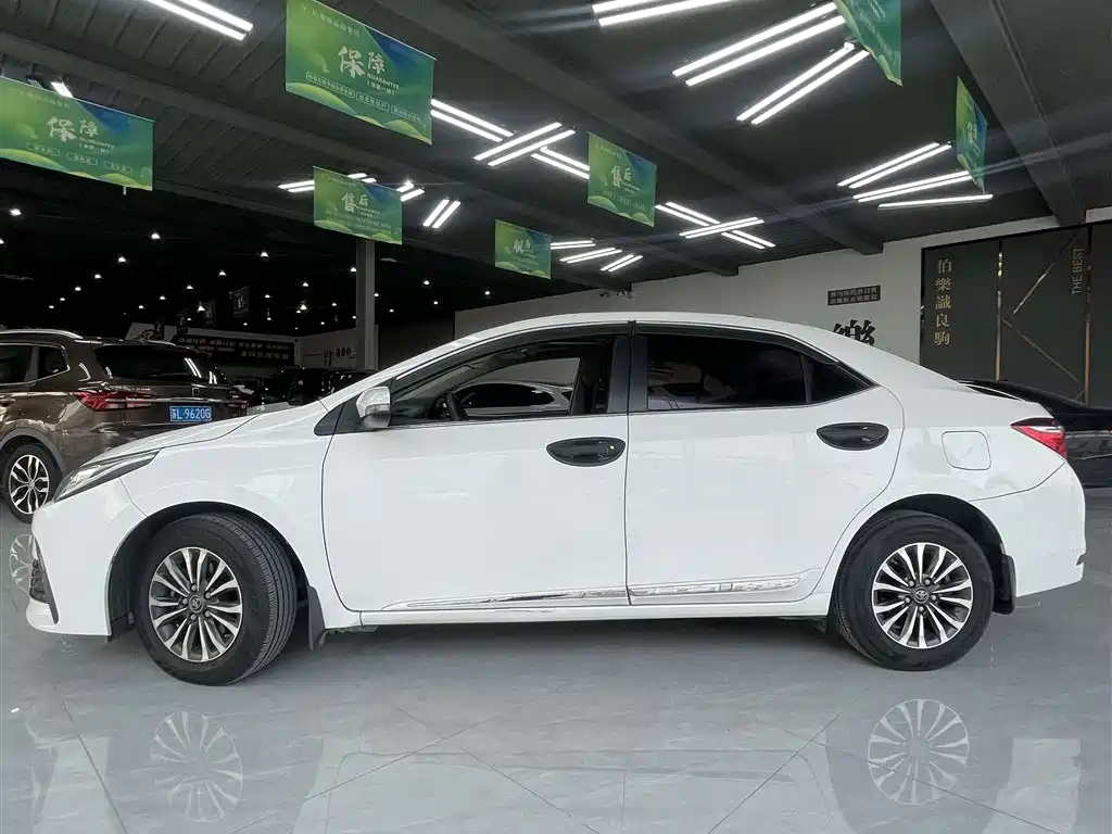 Corolla 2017 facelift 1.2T S-CVT GL-i leather version купить на сайте DeffCars