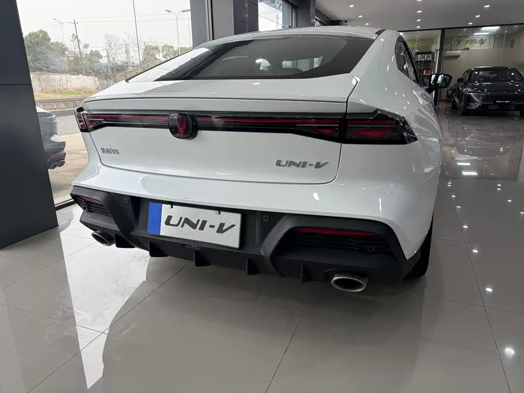 Changan UNI-V 2025 third generation 1.5T 500Bar premium model купить на сайте DeffCars