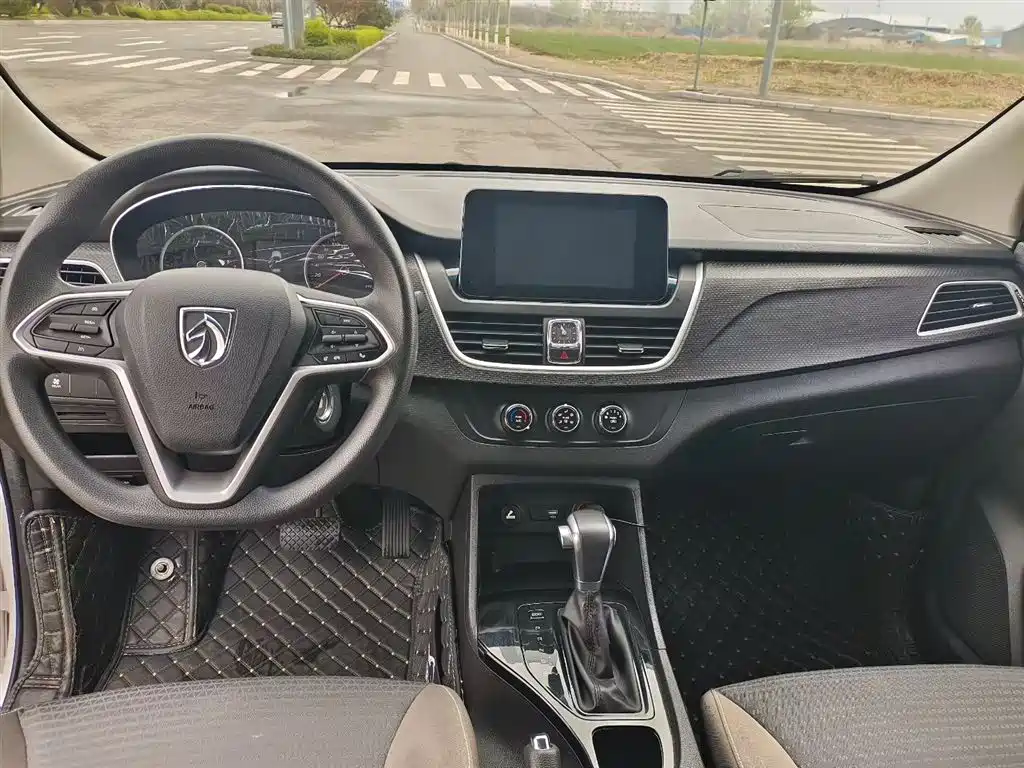 Baojun 730 2019 1.5T CVT fashionable 7-seater National VI купить на сайте DeffCars