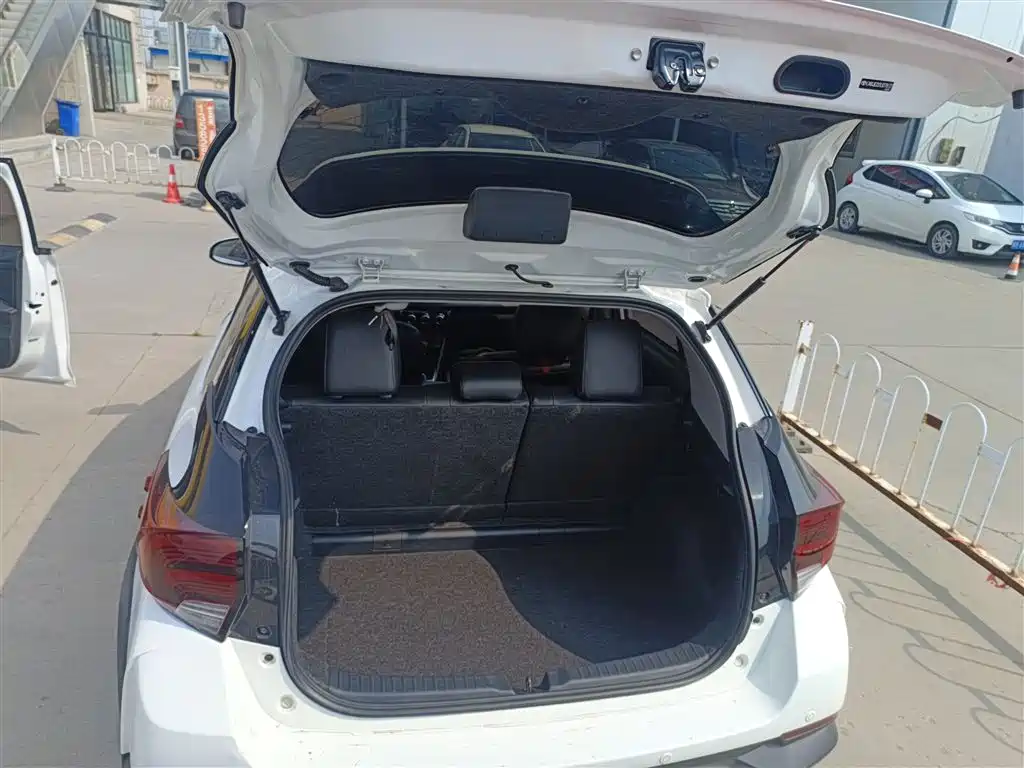 YARiS L Zhixuan 2020 Zhixuan X 1.5L CVT Deluxe Edition купить на сайте DeffCars