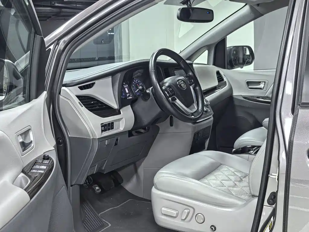 SIENNA 2015 3.5L 2WD L купить на сайте DeffCars