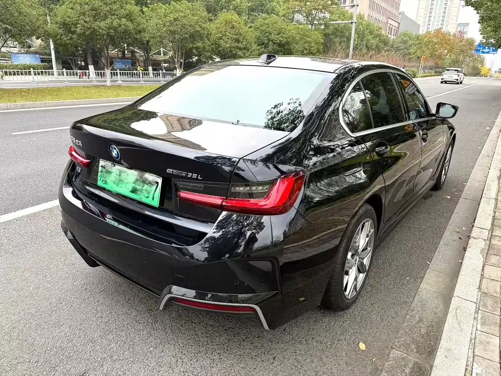 BMW i3 2022 eDrive 35 L купить на сайте DeffCars
