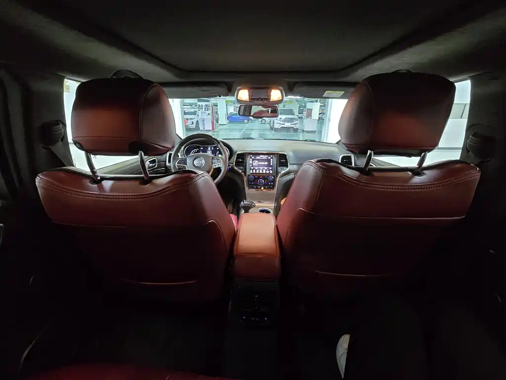Imported Grand Cherokee 2014 3.0L flagship Zunyue Edition купить на сайте DeffCars
