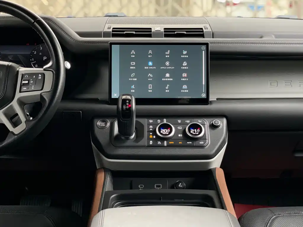 Land Rover Defender 2023 facelift 110 3.0T P400 X-DYNAMIC HSE купить на сайте DeffCars