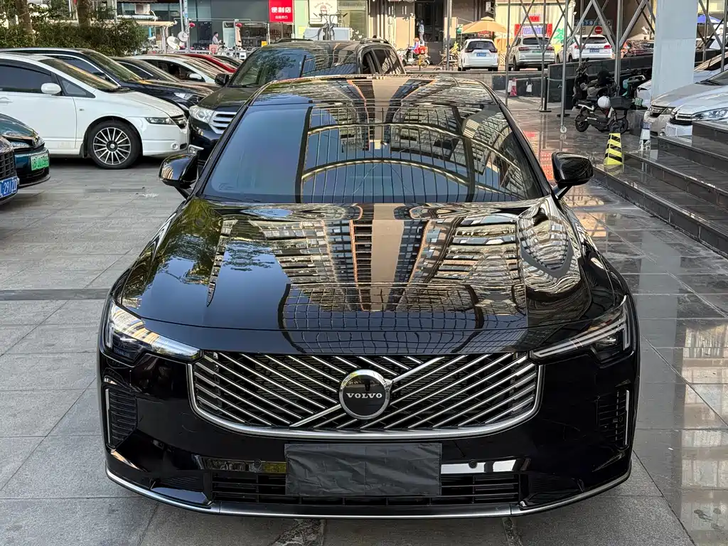 Volvo S90 2026 B5 Zhiyi Luxury Edition купить на сайте DeffCars