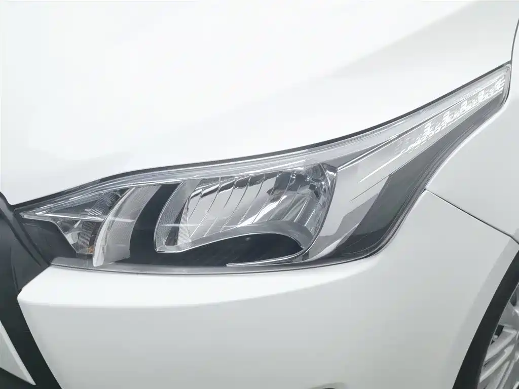 YARiS L 2014 1.3E manual charm version купить на сайте DeffCars