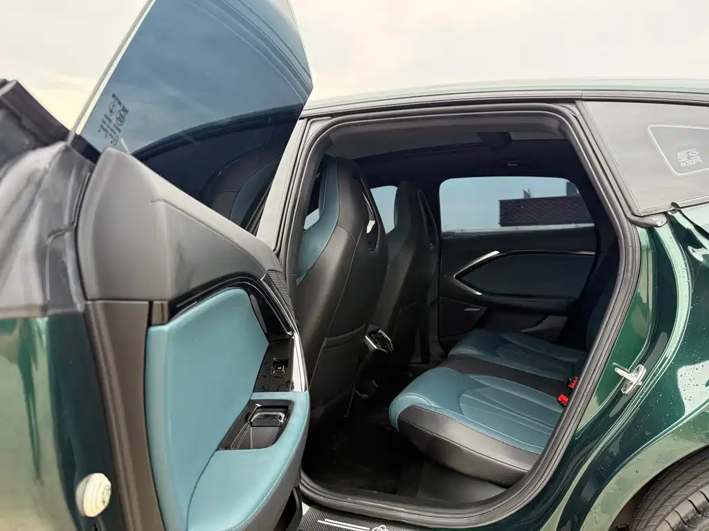 MG7 2023 2.0T Automatic Beauty Hunting Luxury Edition купить на сайте DeffCars