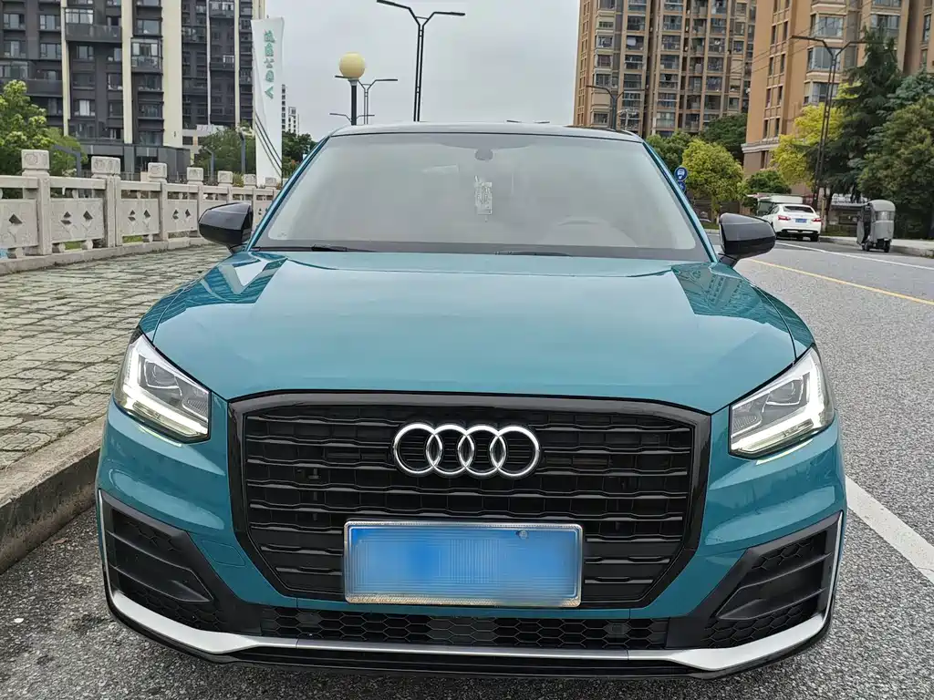 Audi Q2L 2021 35 TFSI fashionable and dynamic купить на сайте DeffCars