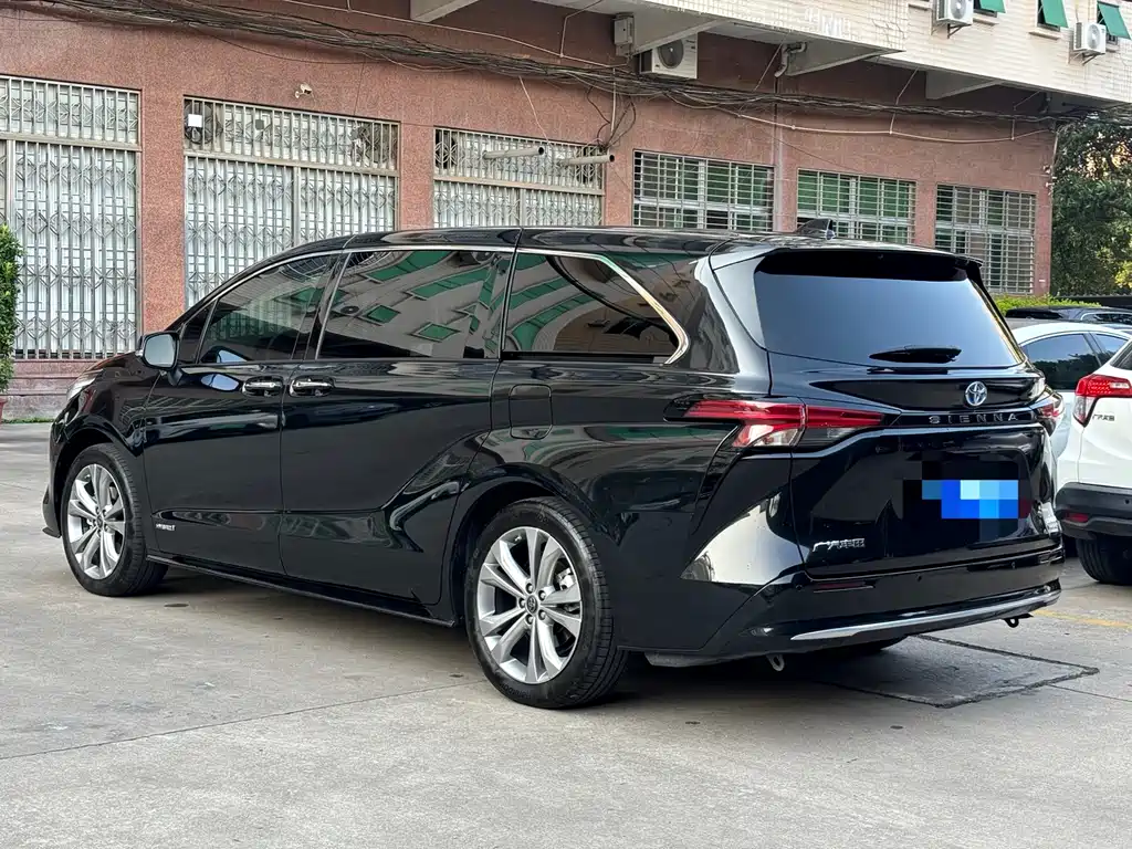 SIENNA 2023 2.5L Hybrid Premium Edition купить на сайте DeffCars