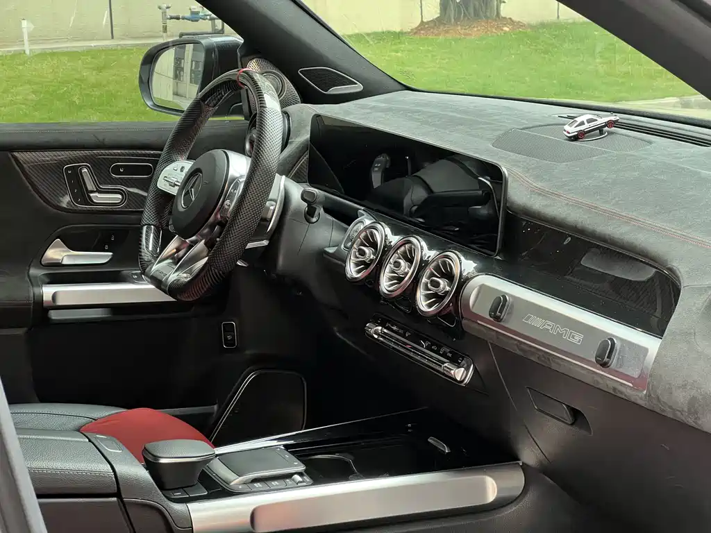 Mercedes-Benz GLB AMG 2021 facelift AMG GLB 35 4MATIC купить на сайте DeffCars