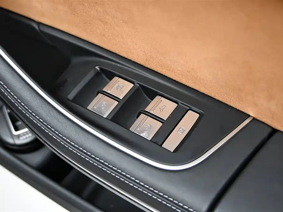 Audi A8 2024 A8L 50 TFSI quattro Premium Selection купить на сайте DeffCars