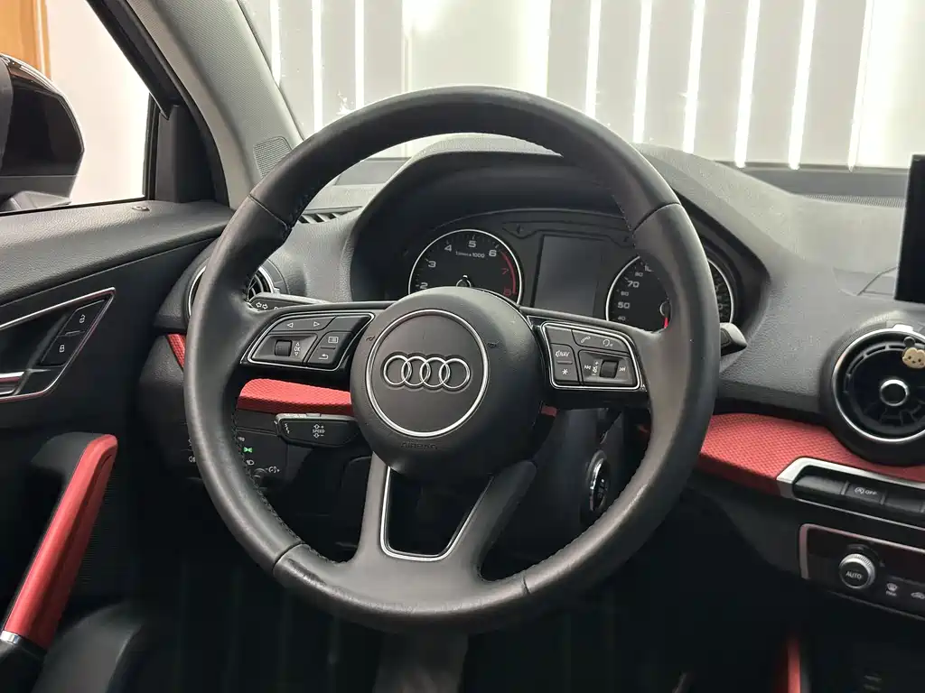Audi Q2L 2018 35 TFSI Fashionable and Dynamic National VI купить на сайте DeffCars