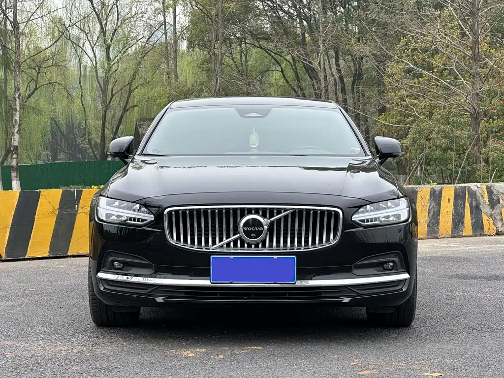 Volvo S90 2025 B5 Zhiya Luxury Edition купить на сайте DeffCars