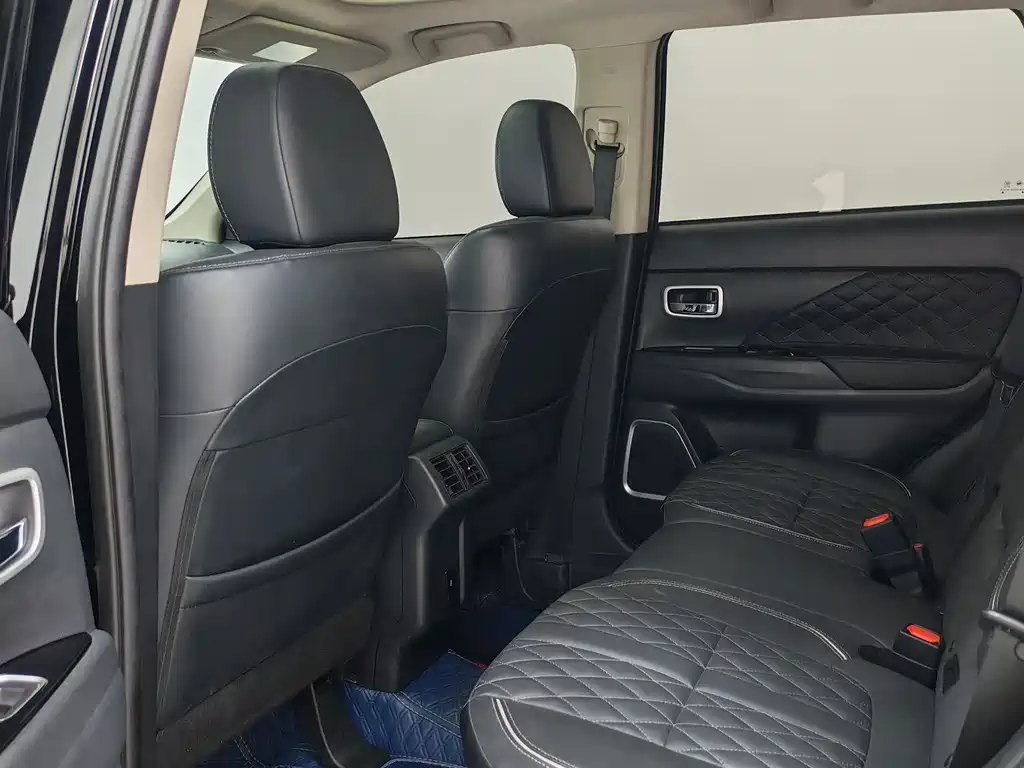 Outlander 2021 facelift 2.0L 2WD Enjoy Edition 7 seats купить на сайте DeffCars
