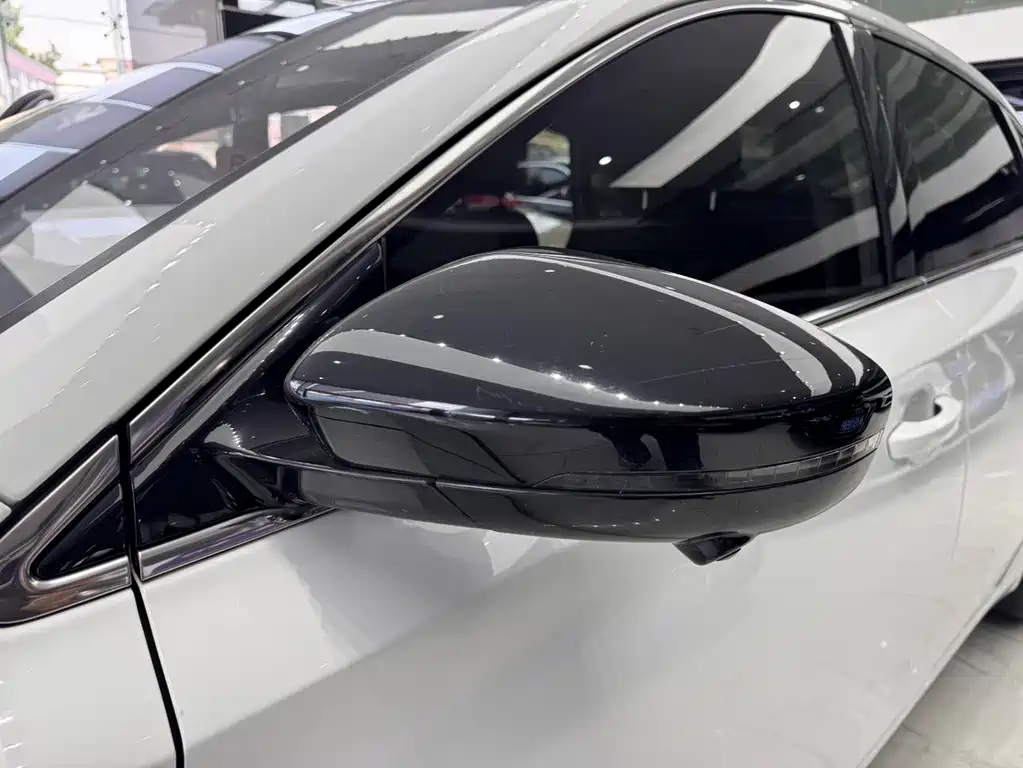 Roewe i6 MAX 2020 300TGI automatic cool smart driving version купить на сайте DeffCars