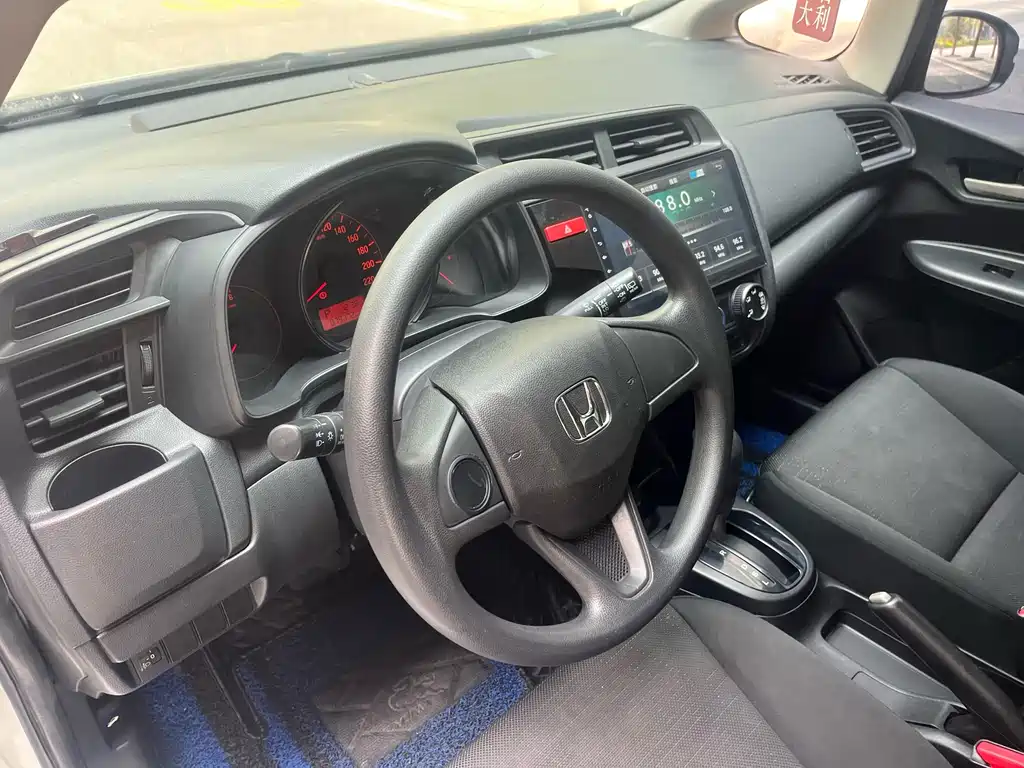 Fit 2016 1.5L LX CVT comfort model купить на сайте DeffCars
