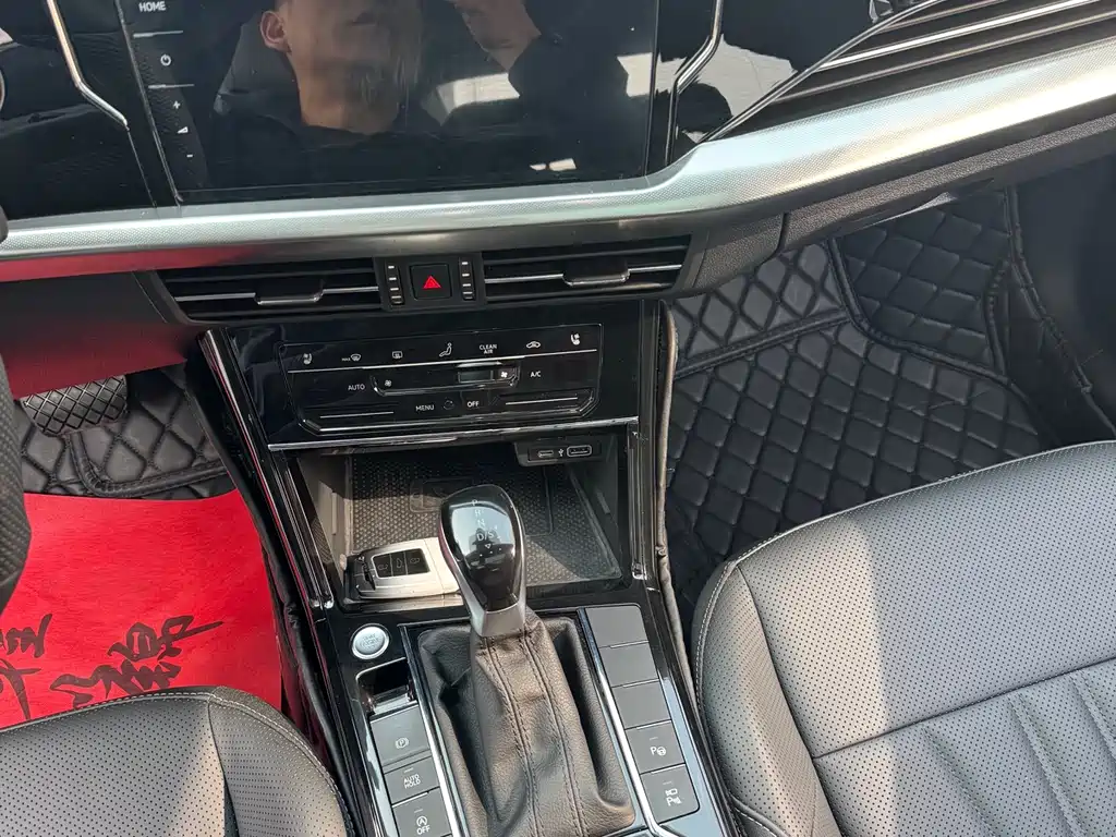 Passat 2025 Outstanding Model 380TSI Longyao Edition купить на сайте DeffCars