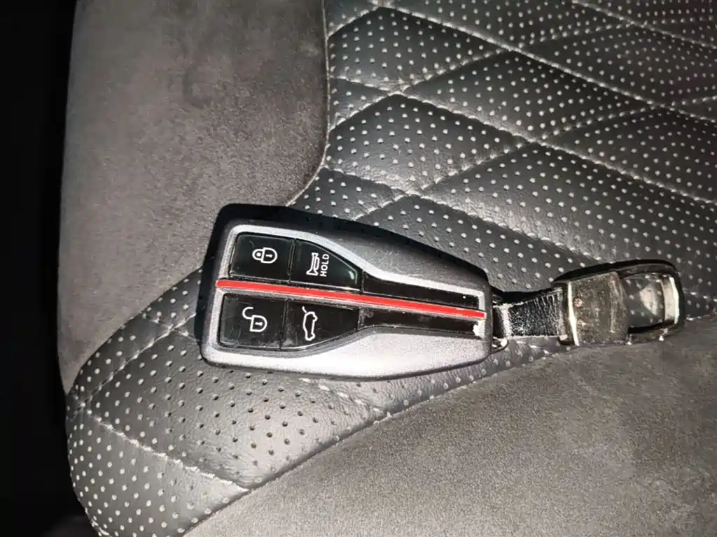 Hongqi HS5 2022 facelift 2.0T Zhilian Flagship Edition купить на сайте DeffCars
