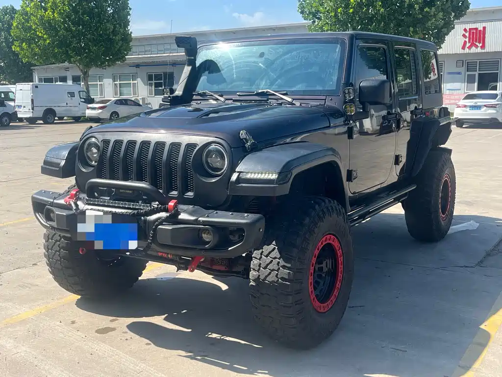 Wrangler 2013 3.6L Sahara four-door version купить на сайте DeffCars