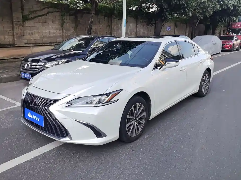 Lexus ES 2022 200 Excellence Edition купить на сайте DeffCars