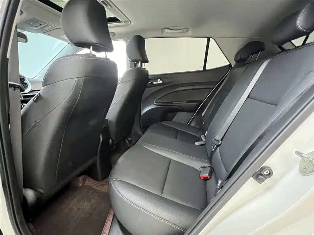 Yipao 2021 1.4L CVT fun sunroof model купить на сайте DeffCars