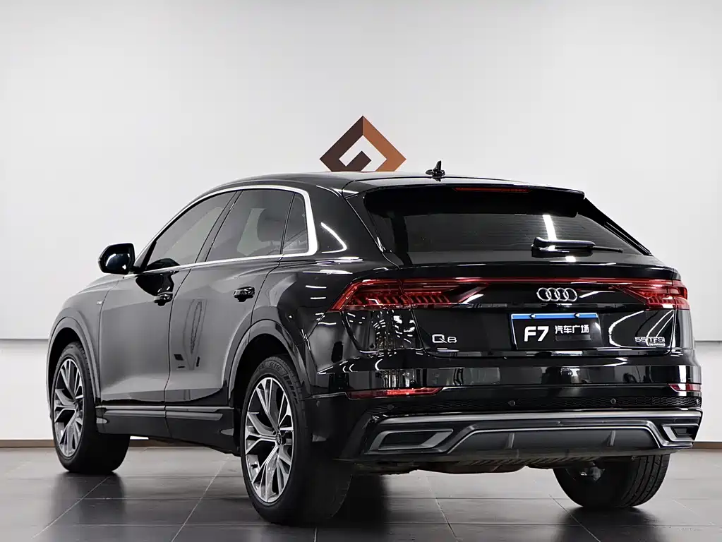 Audi Q8 2022 45 TFSI luxury and dynamic model купить на сайте DeffCars