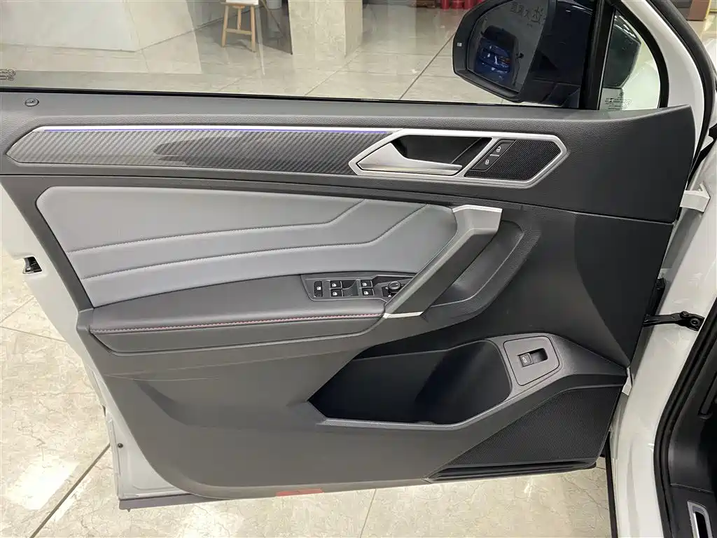 Tiguan X 2023 facelift 330TSI two-wheel drive flagship version купить на сайте DeffCars