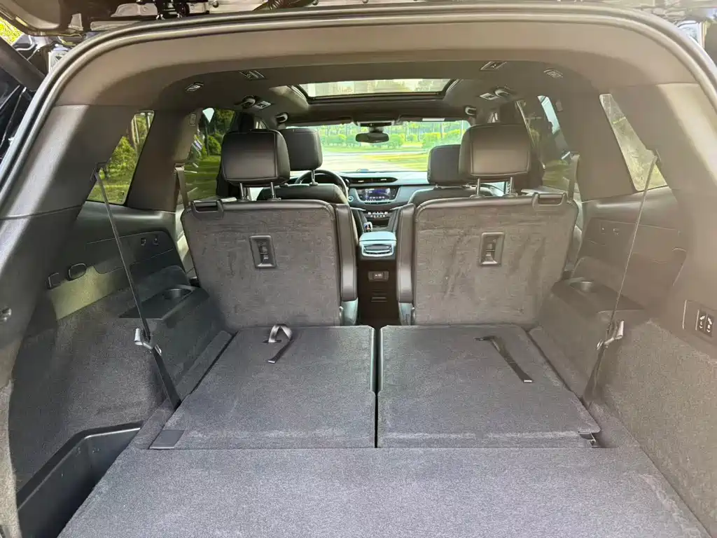 Cadillac XT6 2020 28T six-seater stylish model купить на сайте DeffCars