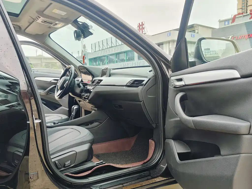 BMW X1 2016 sDrive18Li Exclusive Model купить на сайте DeffCars
