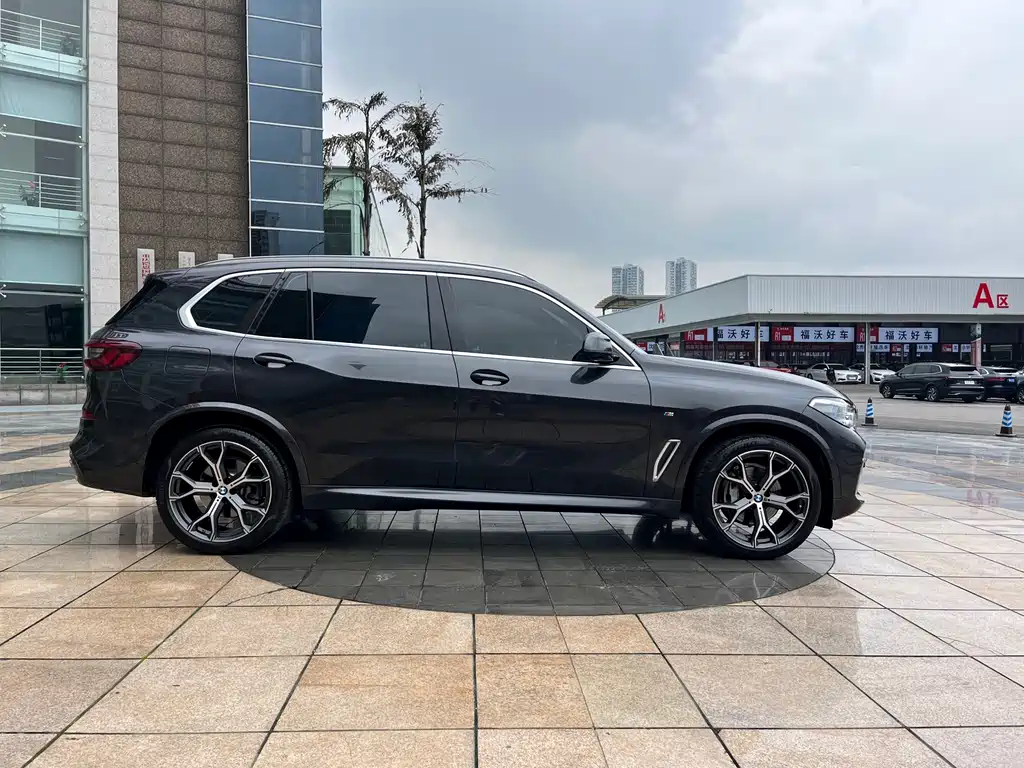 BMW X5 2022 facelift xDrive 40Li M sports package купить на сайте DeffCars