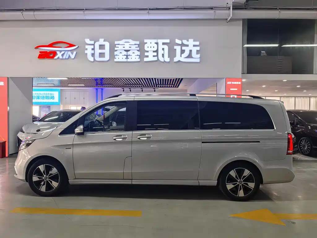 Mercedes-Benz V-Class 2022 V 260 L Long Wheelbase Luxury Edition купить на сайте DeffCars