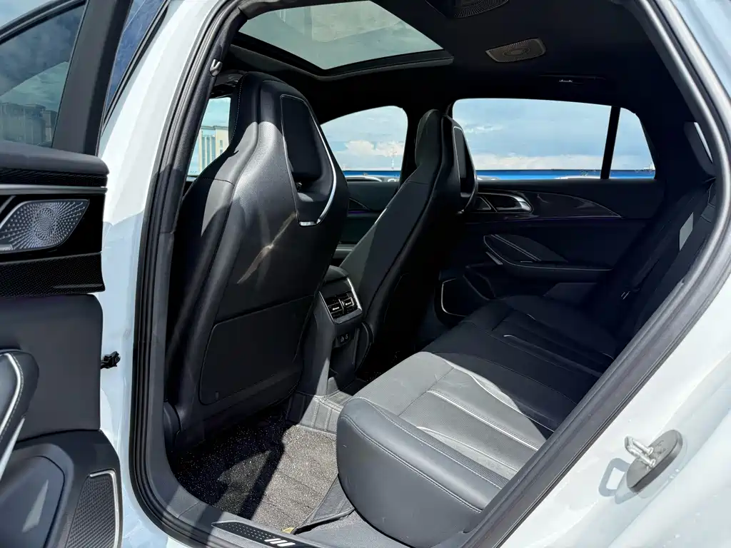 Red Flag Hongqi H6 2023 2.0T Premium Edition купить на сайте DeffCars