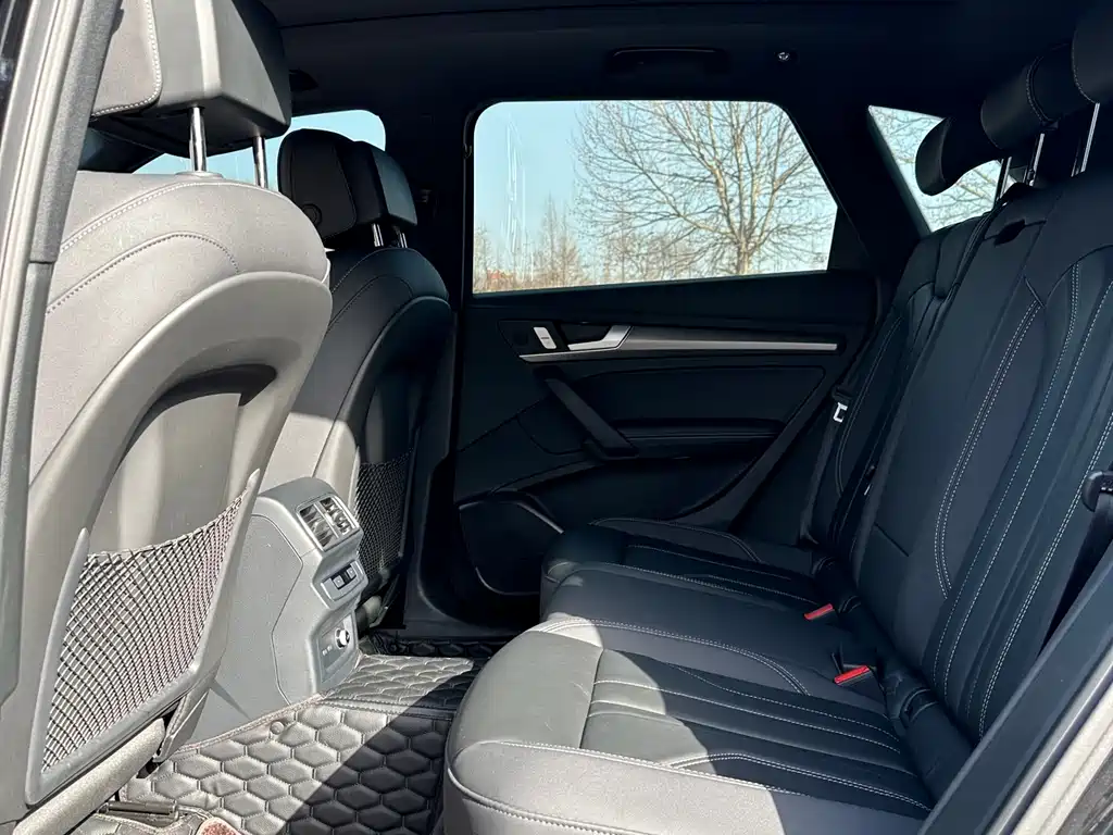 Audi Q5L 2024 40 TFSI luxury and dynamic model купить на сайте DeffCars