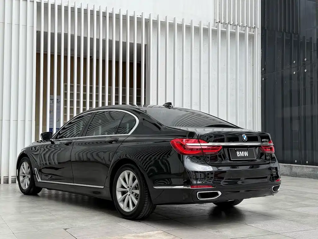 BMW 7 Series 2017 730Li Leading купить на сайте DeffCars