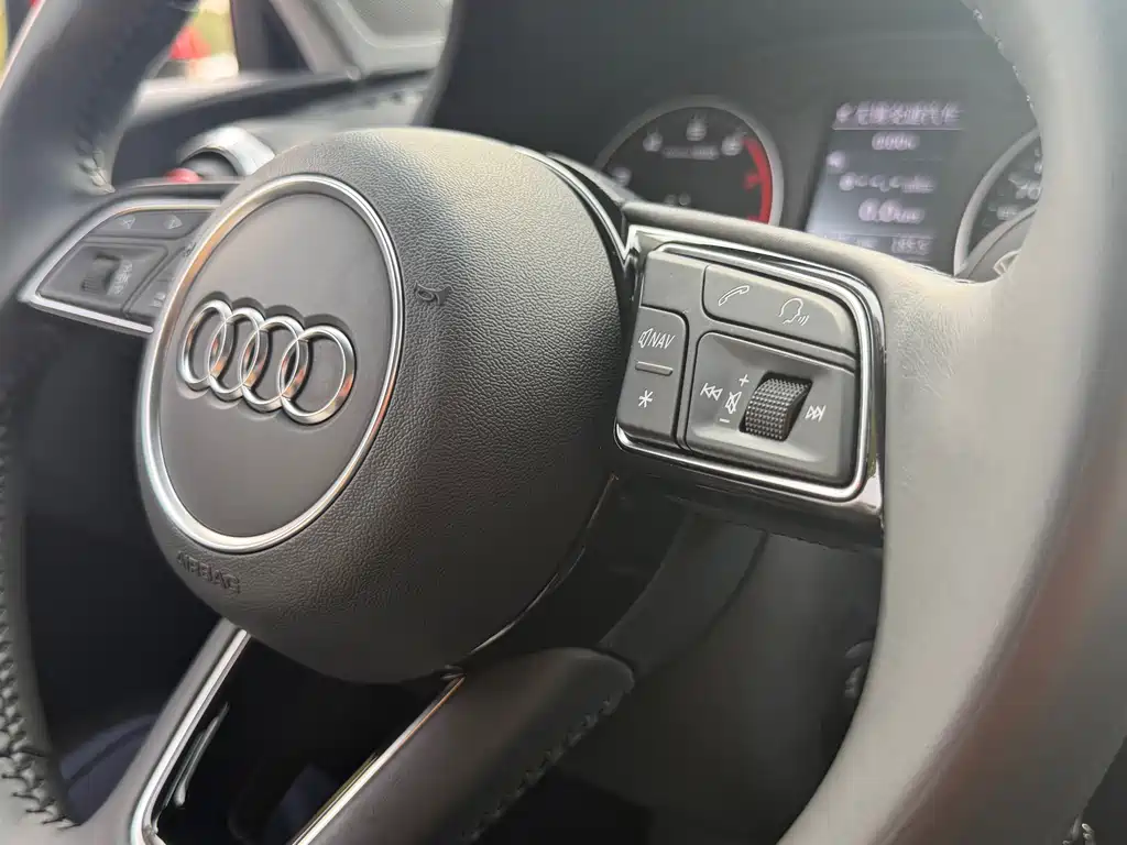 Audi A3 2019 Limousine 35 TFSI Fashion Type National VI купить на сайте DeffCars