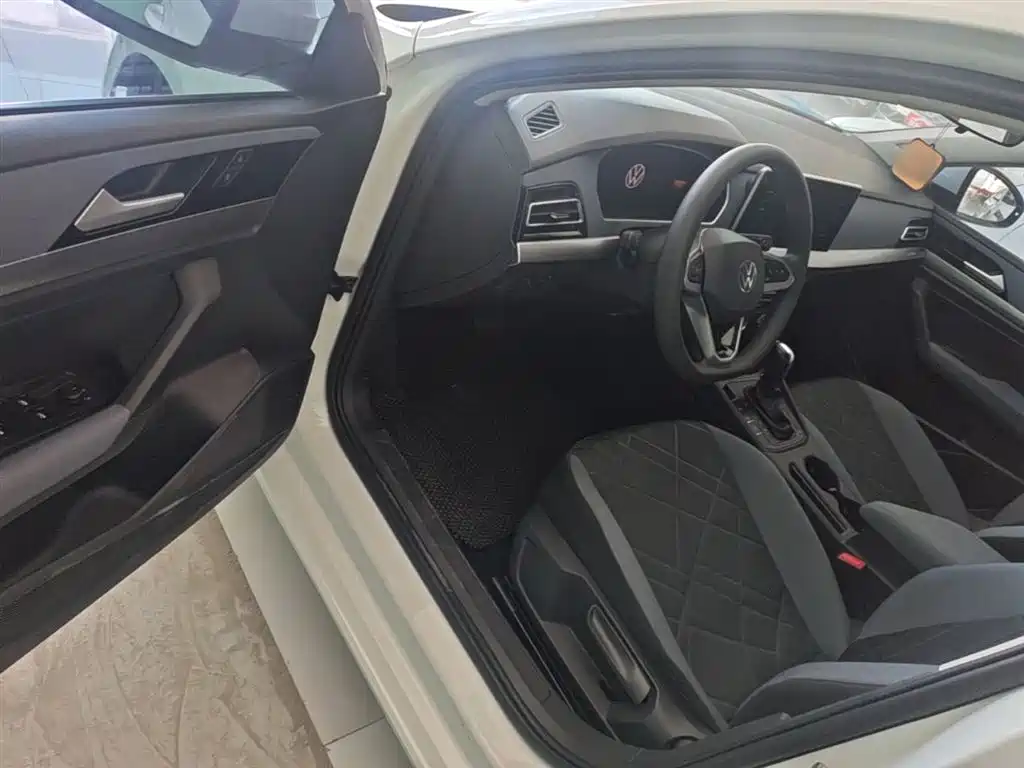 Lavida 2023 facelift 1.5L automatic Deyi version купить на сайте DeffCars