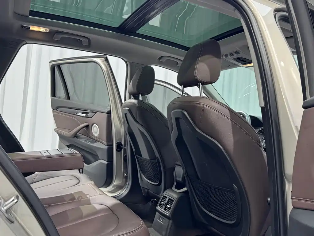 BMW X1 sDrive20Li Premium 2022 купить на сайте DeffCars