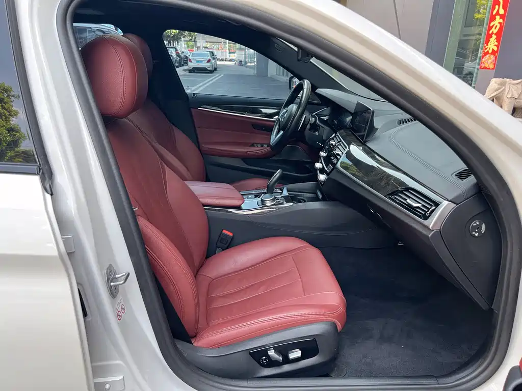 BMW 5 Series 2019 530Li Exclusive M Sports Package купить на сайте DeffCars
