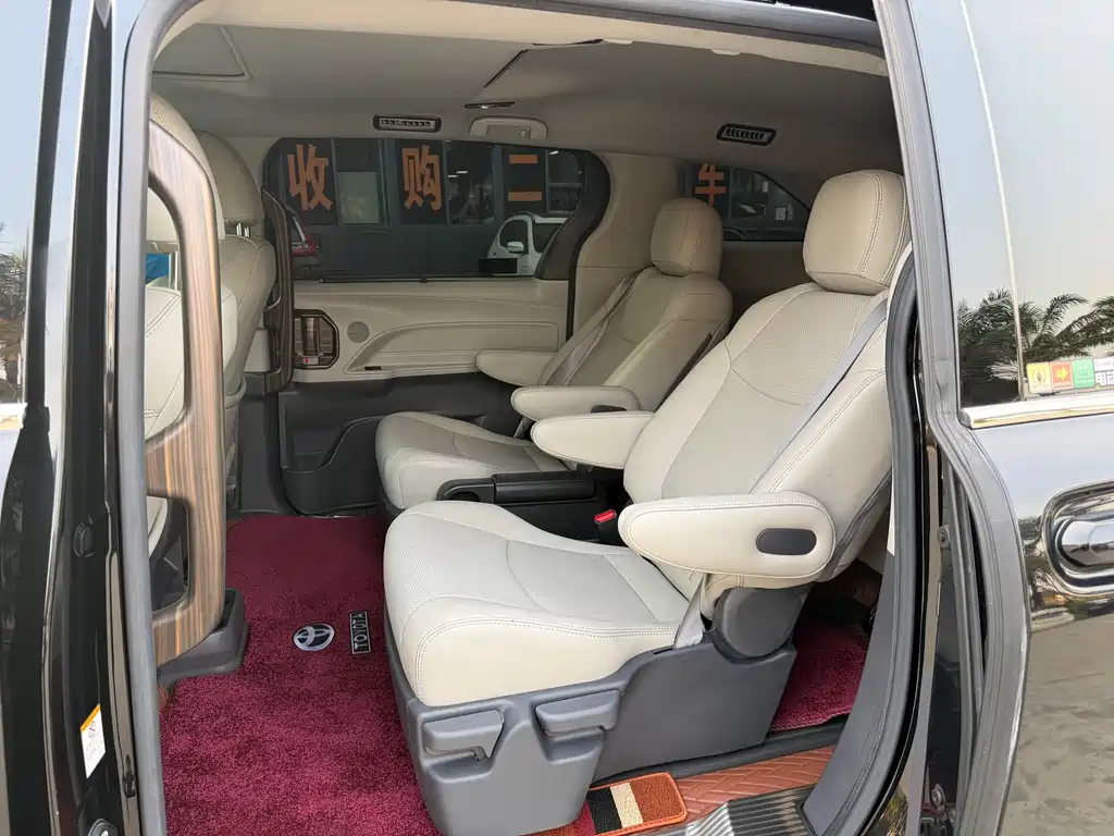 SIENNA 2023 2.5L Hybrid Comfort Edition купить на сайте DeffCars