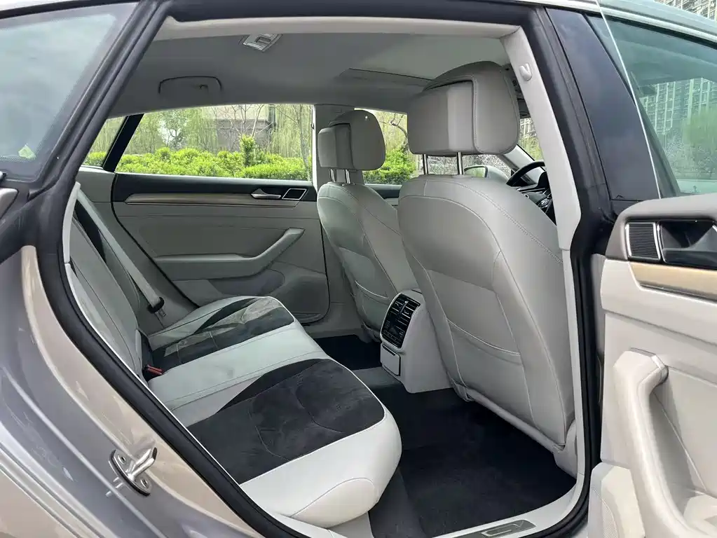 FAW-Volkswagen CC 2019 330TSI Huayan Edition National V купить на сайте DeffCars