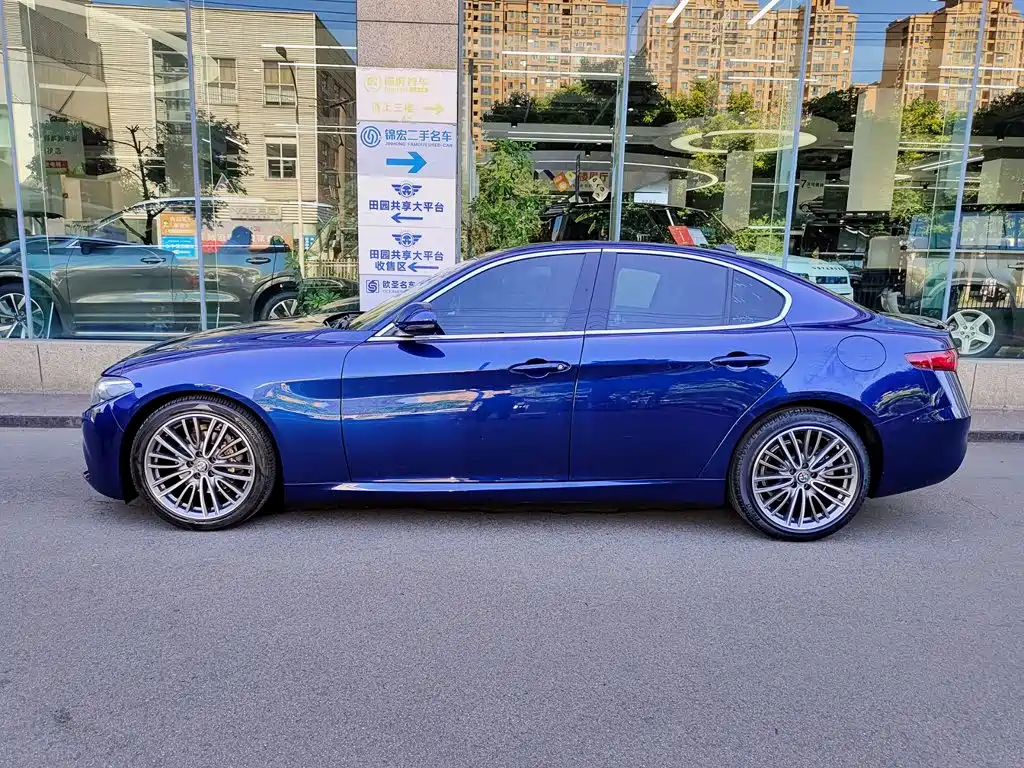 Giulia 2017 2.0T 200HP Deluxe Edition купить на сайте DeffCars