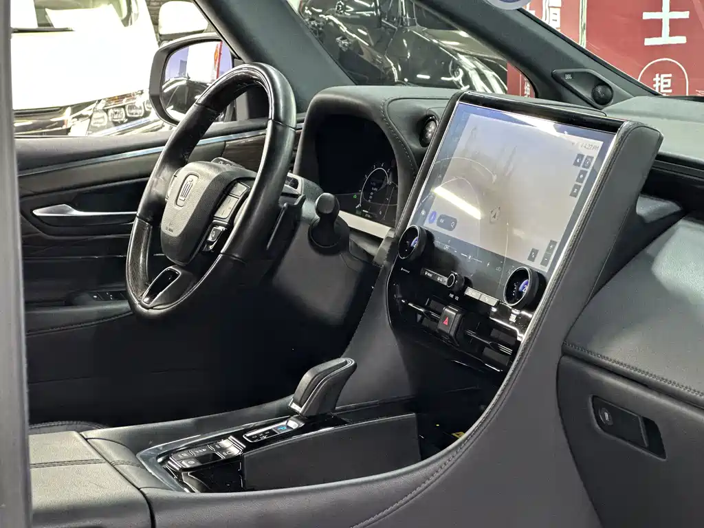 Wilfa 2024 Crown Dual Engine 2.5L Supreme Executive Edition купить на сайте DeffCars