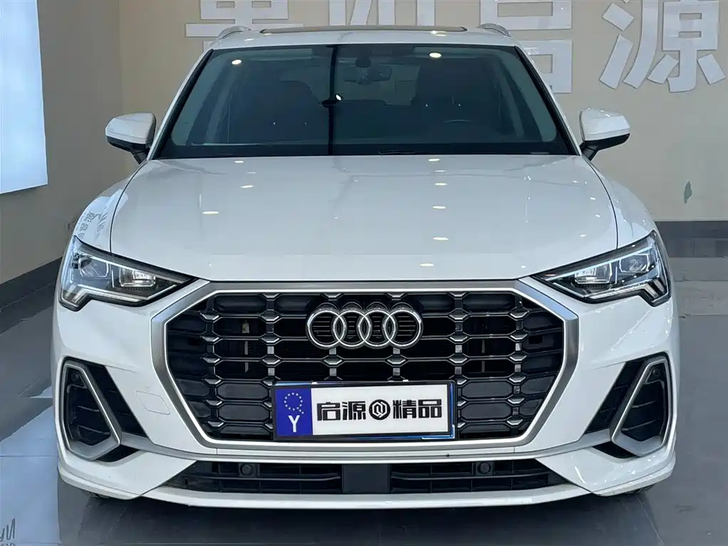 Audi Q3 2022 35 TFSI Fashionable and Elegant купить на сайте DeffCars