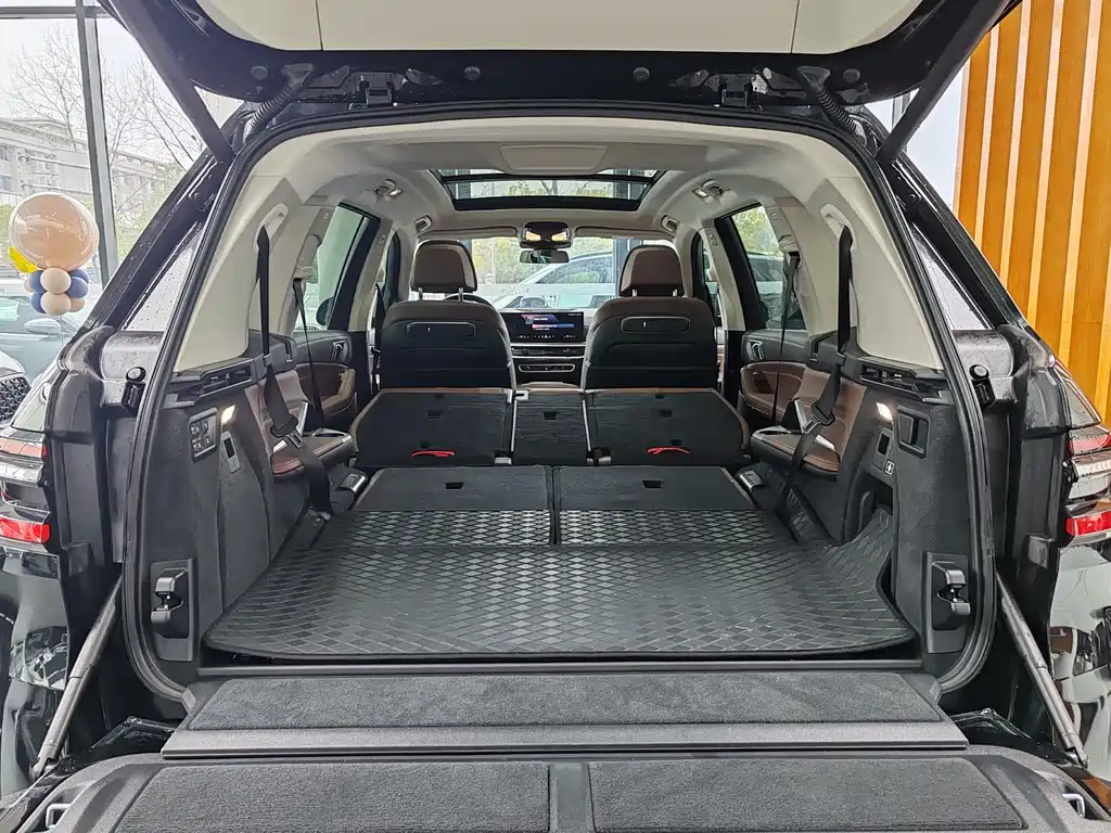 BMW X7 2024 xDrive40i Leading Luxury Package купить на сайте DeffCars