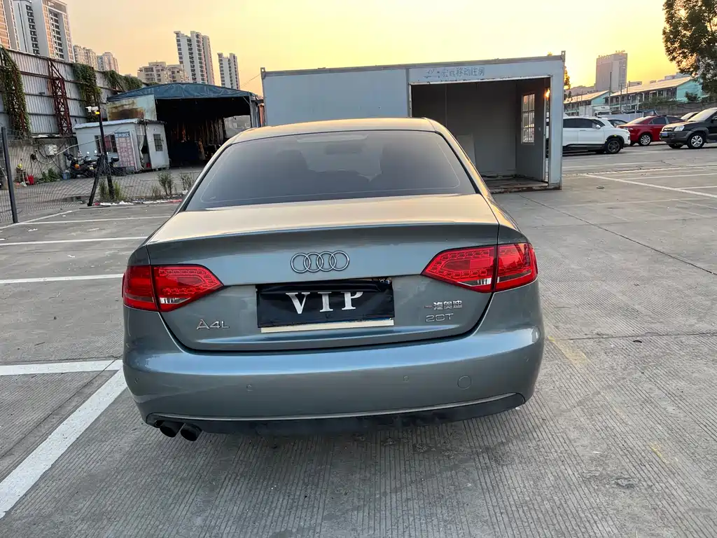 Audi A4L 2011 2.0 TFSI luxury model купить на сайте DeffCars