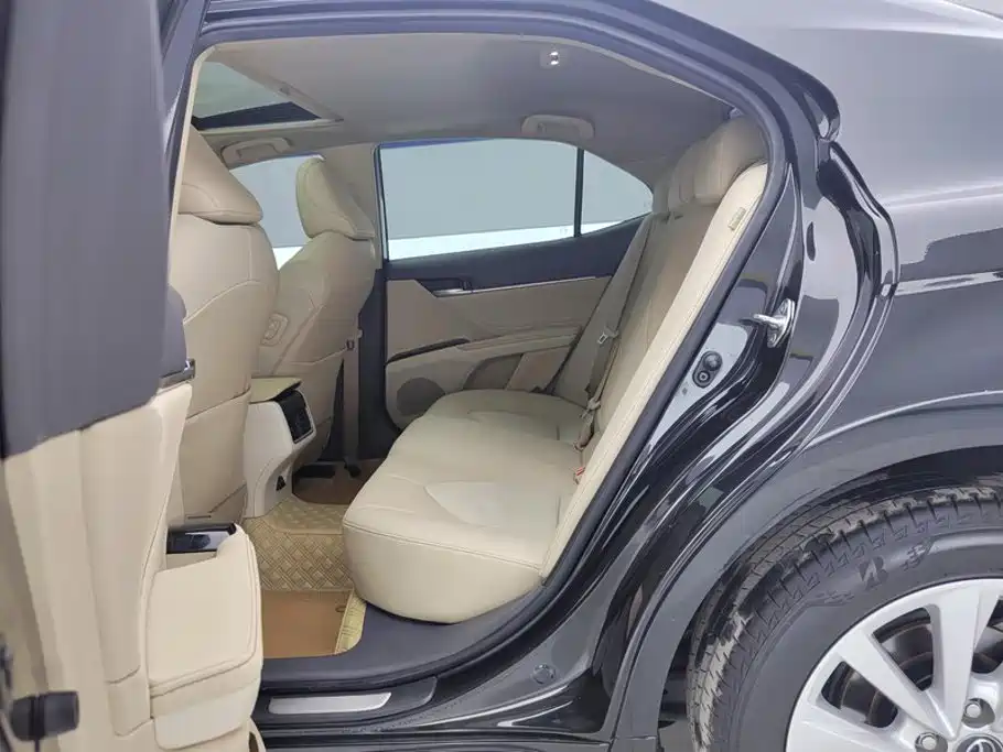 Camry 2021 2.0G Deluxe Edition купить на сайте DeffCars