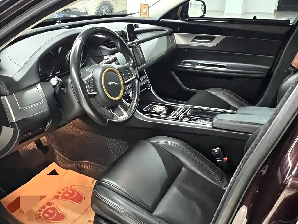 Jaguar XFL 2018 XFL 2.0T 200PS Fenghua Edition купить на сайте DeffCars