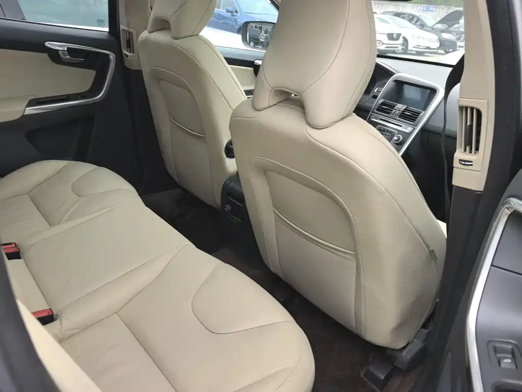 Volvo XC60 imported 2014 T5 Zhiyi Edition купить на сайте DeffCars
