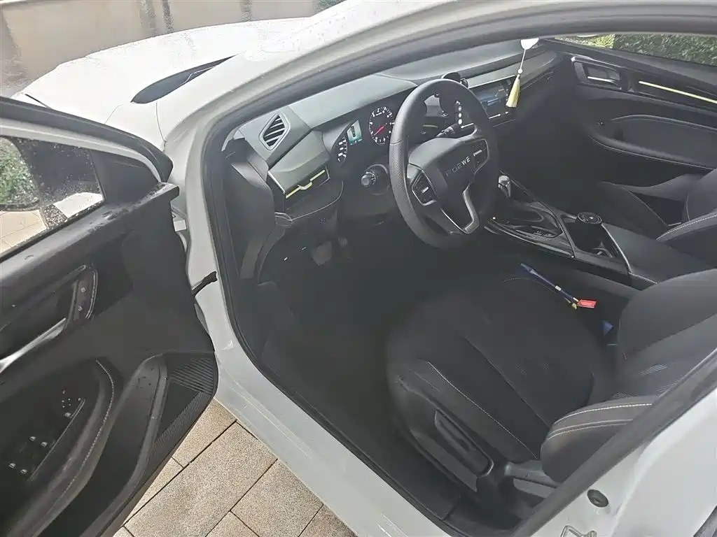 Roewe i5 2021 1.5L CVT Platinum Edition купить на сайте DeffCars